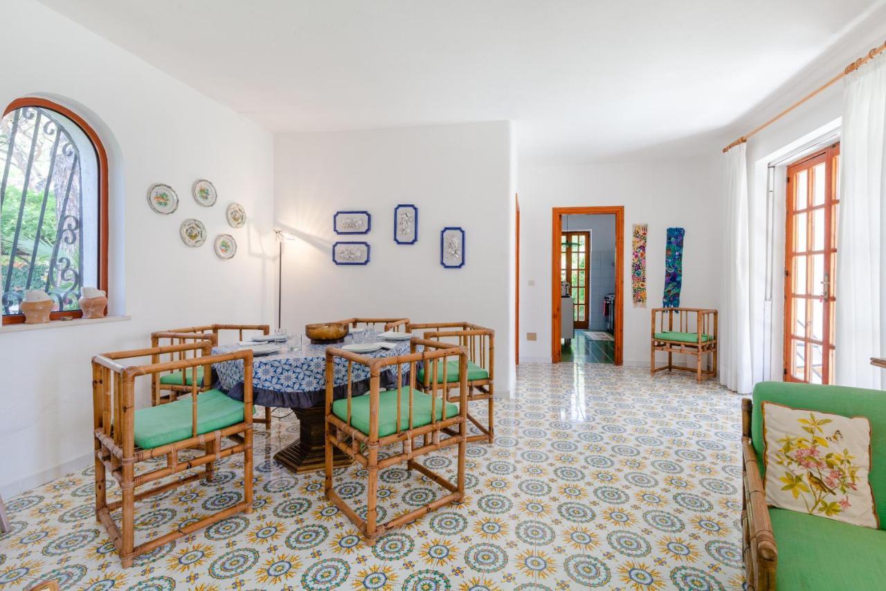 Villetta Con Giardino Esclusivo Di 1000 Mq, Piscina, Tennis, Calcio, Bocce Forio  Luaran gambar