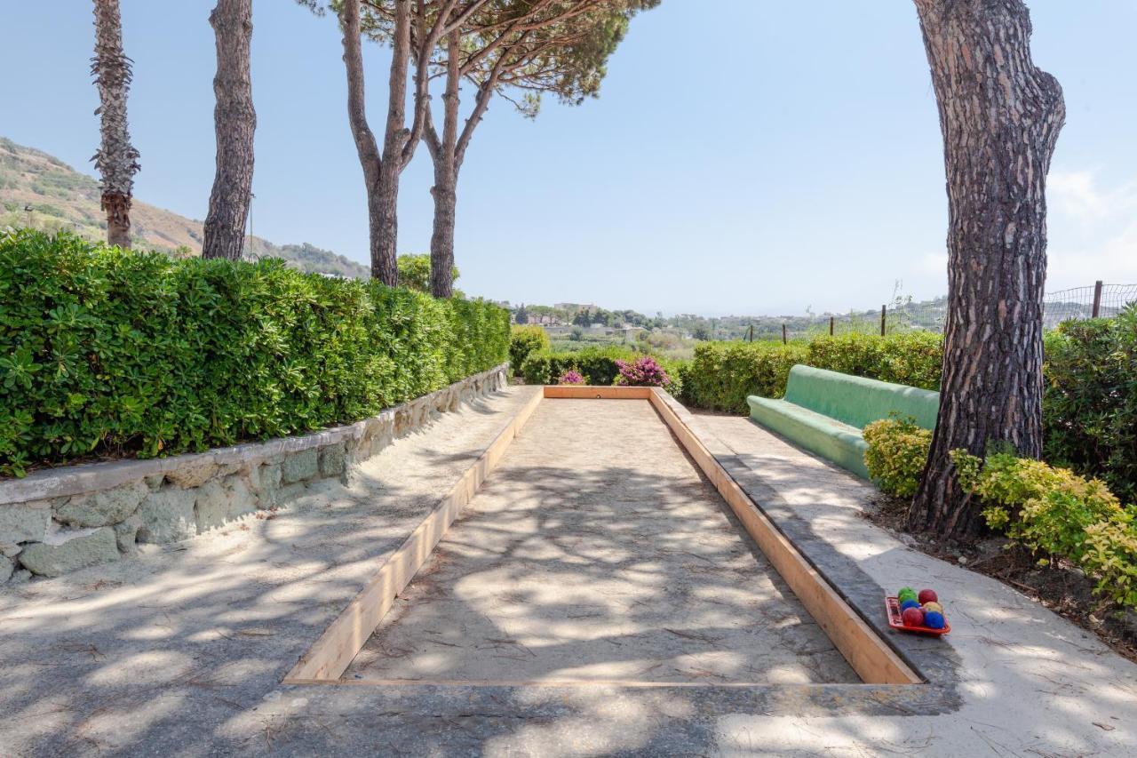 Villetta Con Giardino Esclusivo Di 1000 Mq, Piscina, Tennis, Calcio, Bocce Forio  Luaran gambar