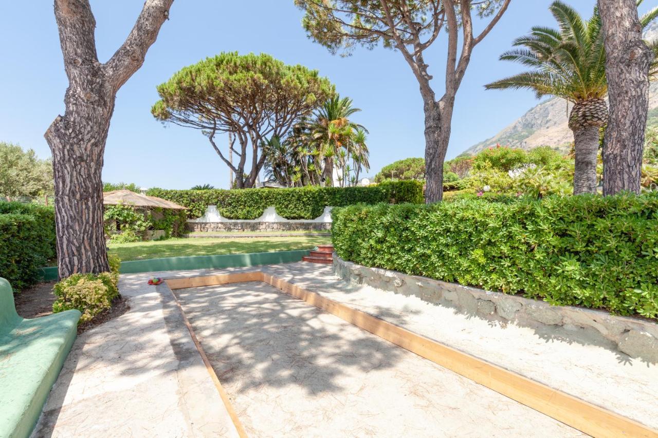 Villetta Con Giardino Esclusivo Di 1000 Mq, Piscina, Tennis, Calcio, Bocce Forio  Luaran gambar