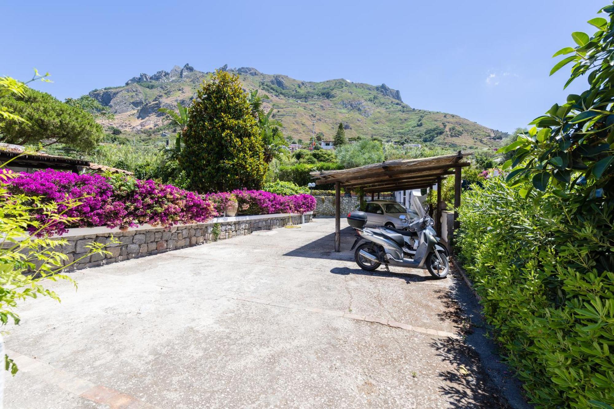 Villetta Con Giardino Esclusivo Di 1000 Mq, Piscina, Tennis, Calcio, Bocce Forio  Luaran gambar